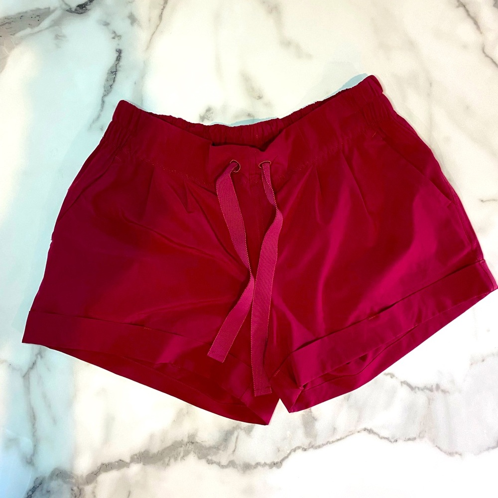 Lululemon Spring Break Away Shorts (S) Cranberry